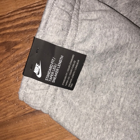 NWT NIKE CARGO SWEATPANTS - Picture 4 of 7